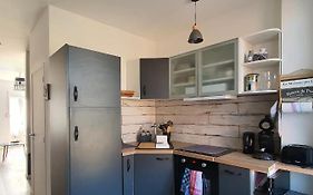 Duplex de 4/6 pers a mers les bains au dessus d'un ancien commerce mersois